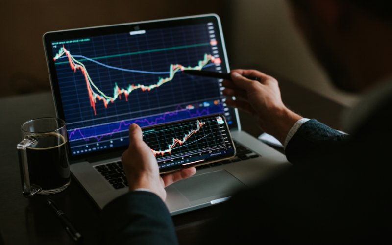 Sales chứng khoán là gì? Mô tả công việc và mức lương chi tiết