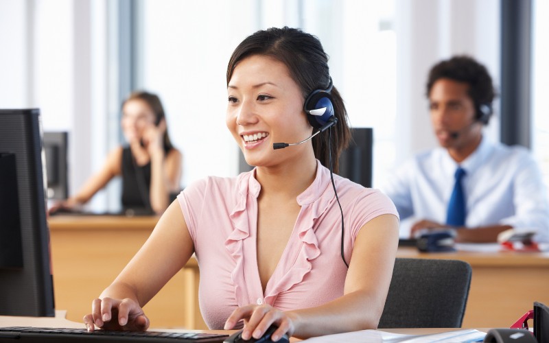 Telesales logistics cần giữ thái độ lịch sự với khách hàng trong suốt cuộc gọi
