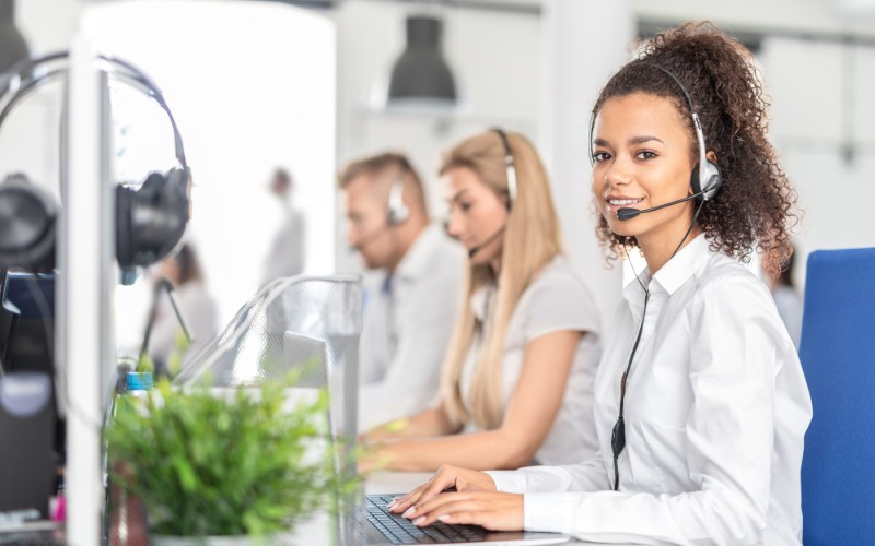 Nhân viên Telesales logistics sẽ tìm kiếm, tiếp cận khách hàng mới qua các cuộc gọi