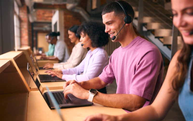 Xây dựng niềm tin với khách hàng là bước cần có trong kịch bản telesales logistics