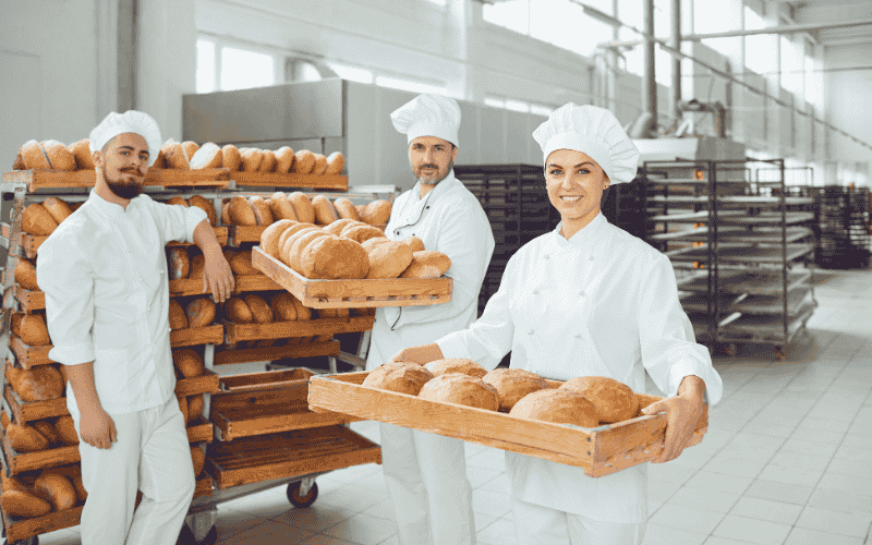 Nghề làm bánh mang lại nhiều cơ hội phát triển với nhu cầu tuyển dụng ổn định