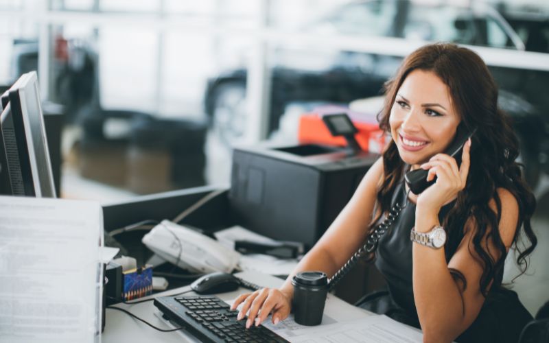 Thư ký cần có kỹ năng giao tiếp và sắp xếp công việc