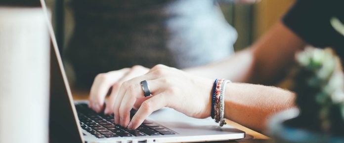 Cách trả lời email phỏng vấn chuẩn nhất 2025