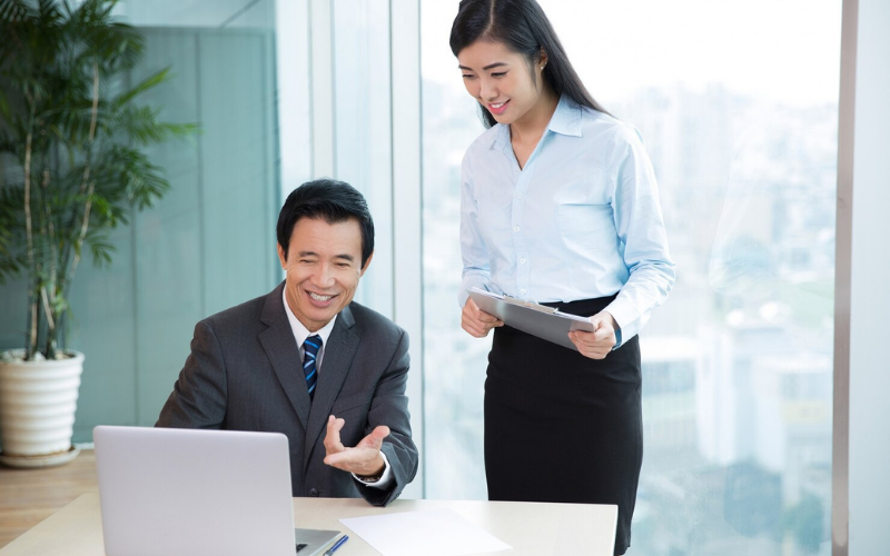 Trợ lý thường xuyên phải làm việc với nhiều loại giấy tờ, hồ sơ