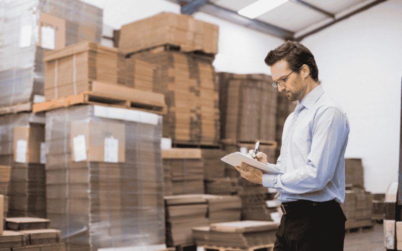 Trưởng phòng kho vận là một trong những vị trí chủ chốt trong ngành Logistics