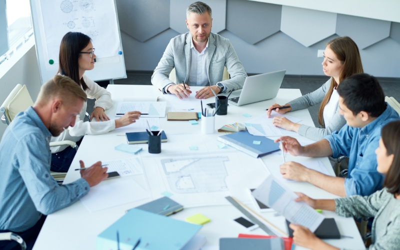 Trưởng phòng xuất nhập khẩu sẽ tham vấn, báo cáo với Ban lãnh đạo về các hoạt động xuất nhập khẩu
