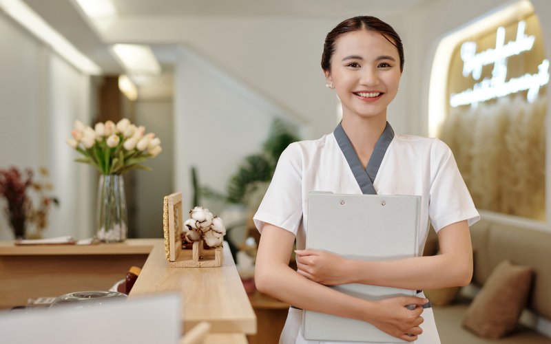 Phun má hồng có bị sưng không? Cách giảm sưng, đỏ sau khi phun an toàn tại nhà 3 Chuyên viên tư vấn thẩm mỹ là gì? Mô tả công việc và mức lương