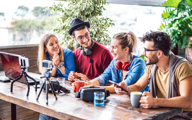 Giao tiếp là kỹ năng cốt lõi đối với bất kỳ Nhân viên vận hành livestream nào
