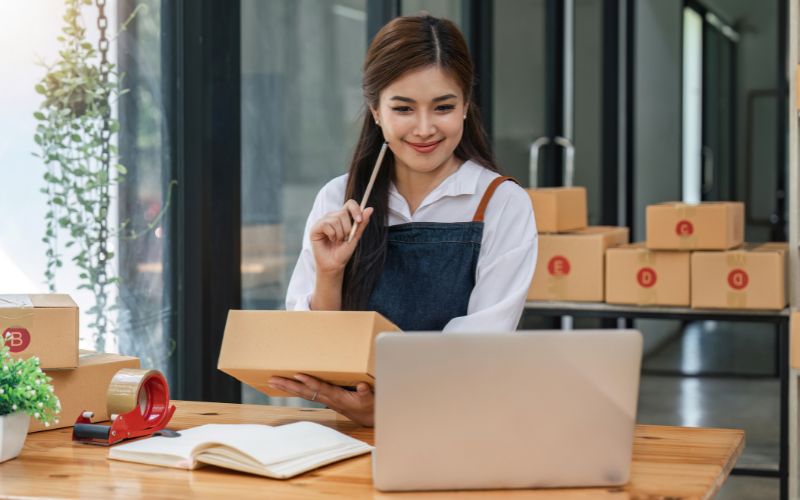 Nhân viên Vận hành sàn thương mại điện tử là gì? Mô tả công việc