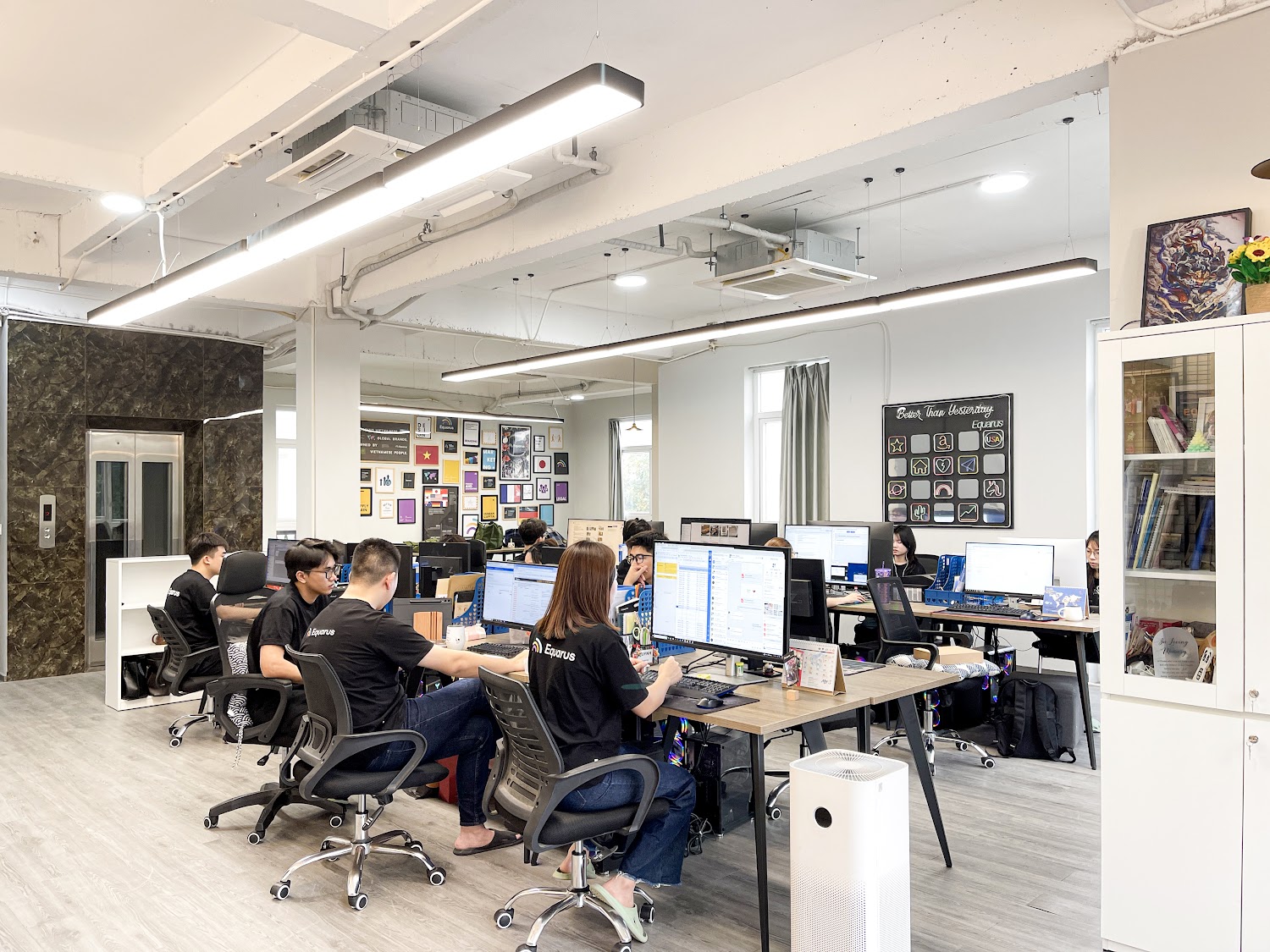 Hình ảnh CÔNG TY TNHH SẮC MÀU VIỆT NAM HOLDING 2