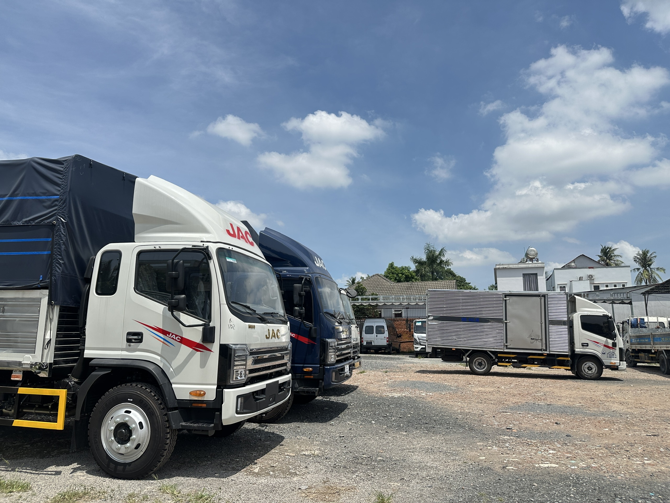 Hình ảnh CÔNG TY TNHH TMDV Ô TÔ NAM TIẾN PHÁT 6