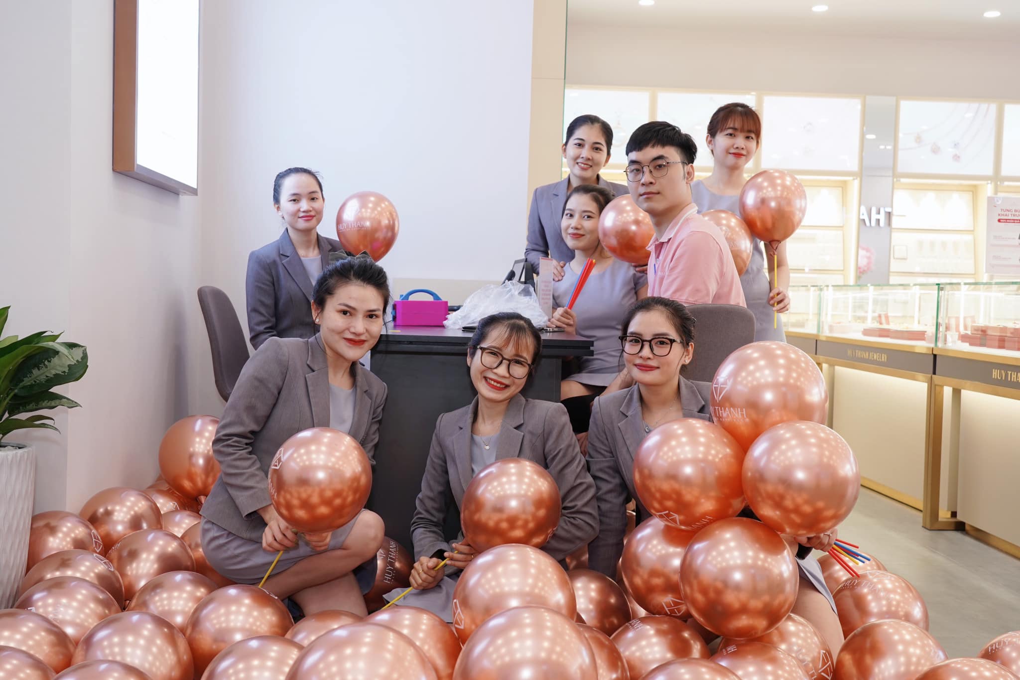 Hình ảnh Công ty TNHH Vàng - Bạc - Đá quý Huy Thành 1