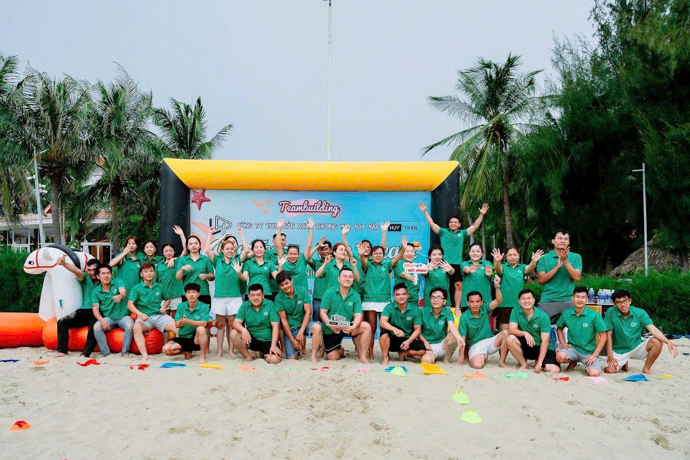 Hình ảnh CÔNG TY TNHH SẢN XUẤT THƯƠNG MẠI MAY MẶC HUY TRẦN 1