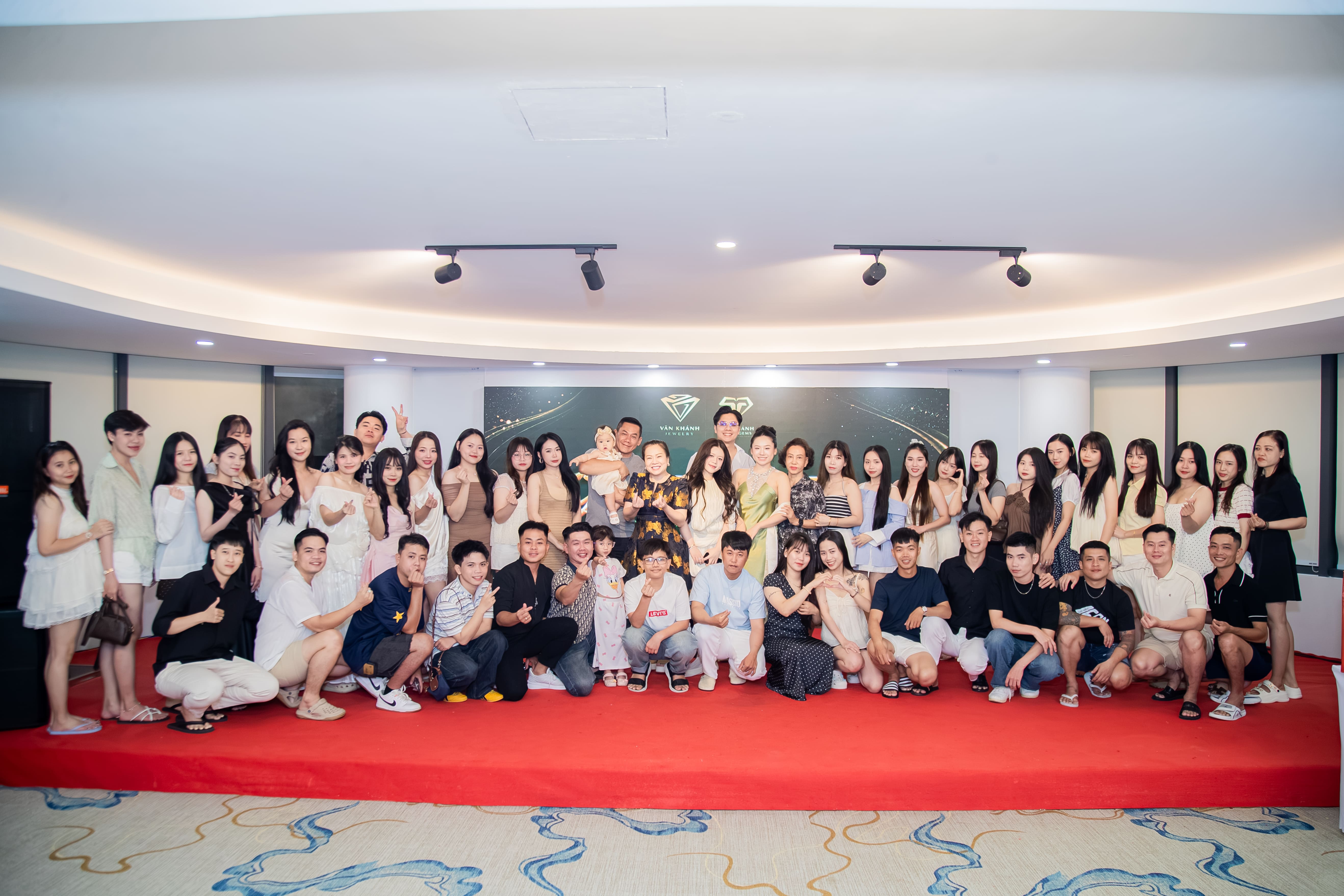 Hình ảnh HỘ KINH DOANH VÂN KHÁNH SILVER GEMS 1