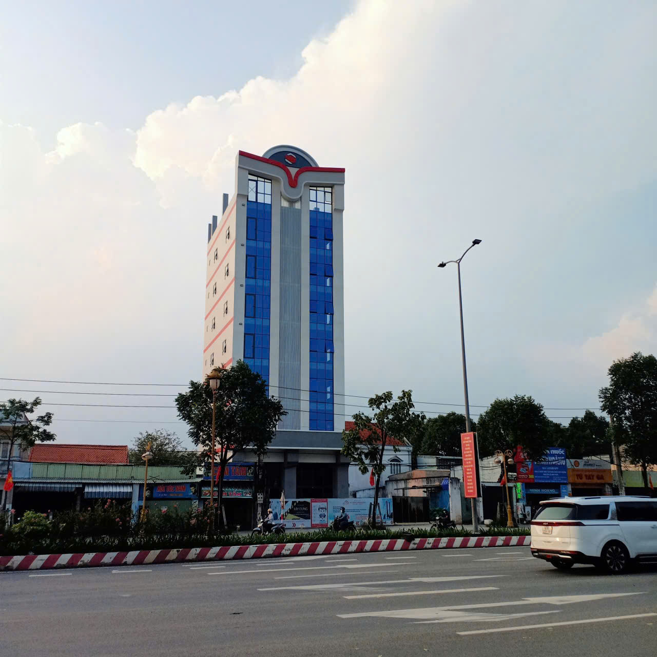 Hình ảnh Công Ty TNHH Đầu Tư Xây Dựng Hưng Nghiệp Phú 1
