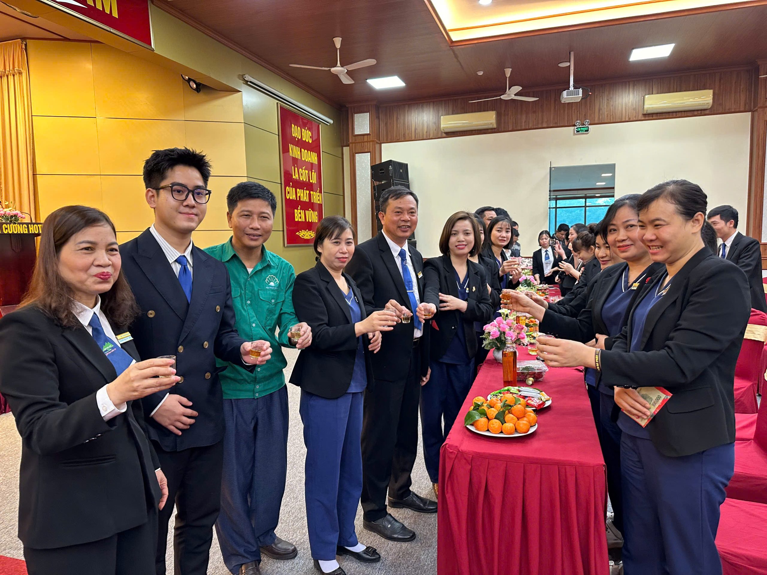 Hình ảnh CÔNG TY CỔ PHẦN AO VUA 2