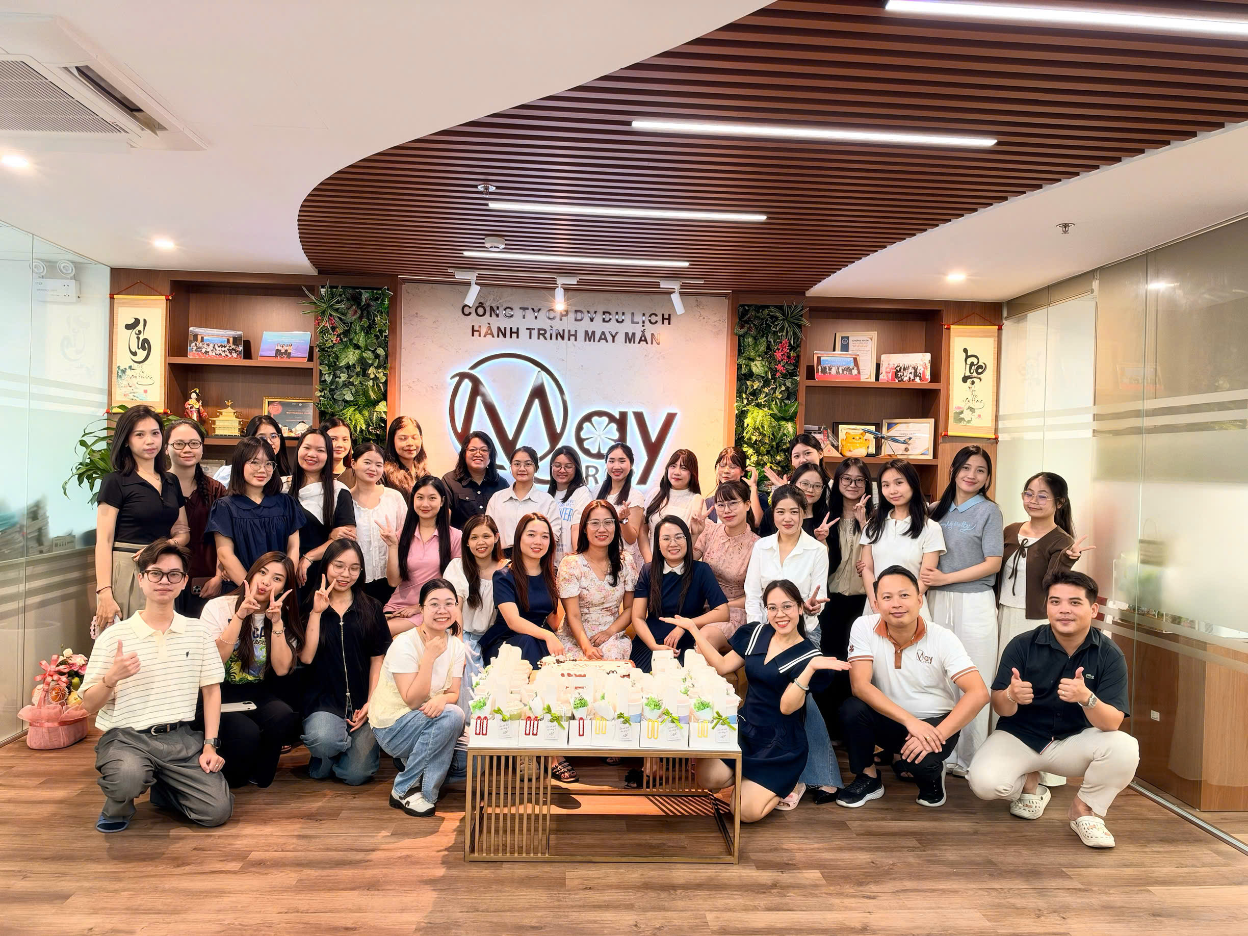 Hình ảnh CÔNG TY CỔ PHẦN DỊCH VỤ DU LỊCH HÀNH TRÌNH MAY MẮN 1