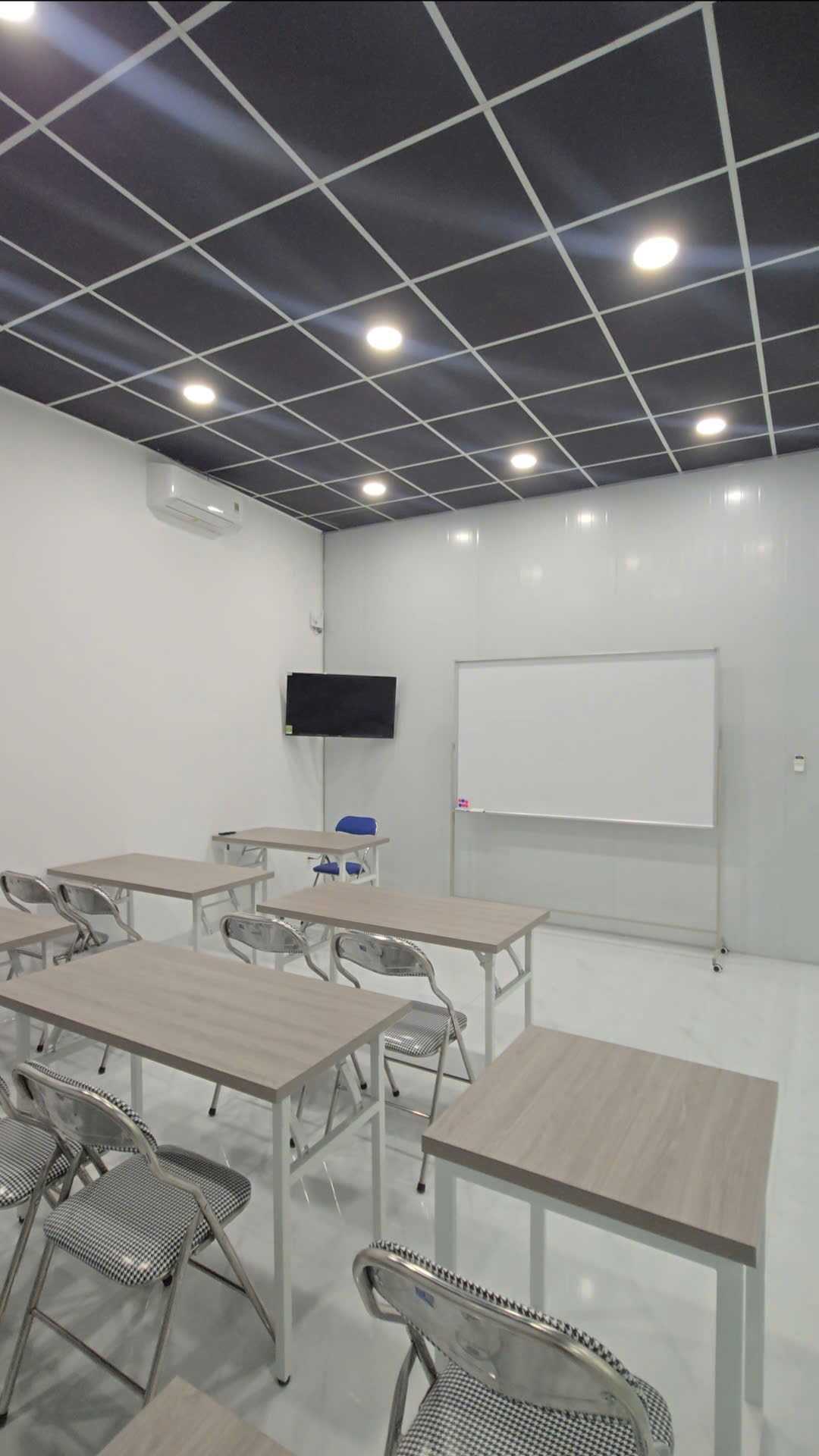 Hình ảnh Hộ kinh doanh Giáo dục VIA EDU Tân Khánh 1