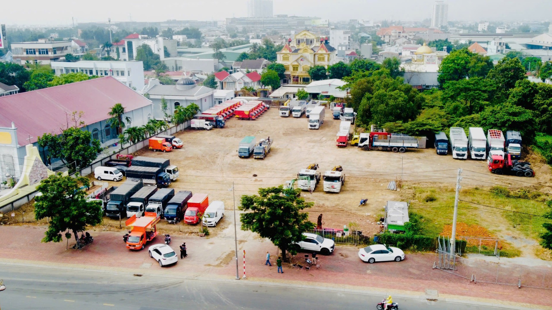 Hình ảnh CÔNG TY CỔ PHẦN TM DV Ô TÔ TRƯỜNG LỘC 3