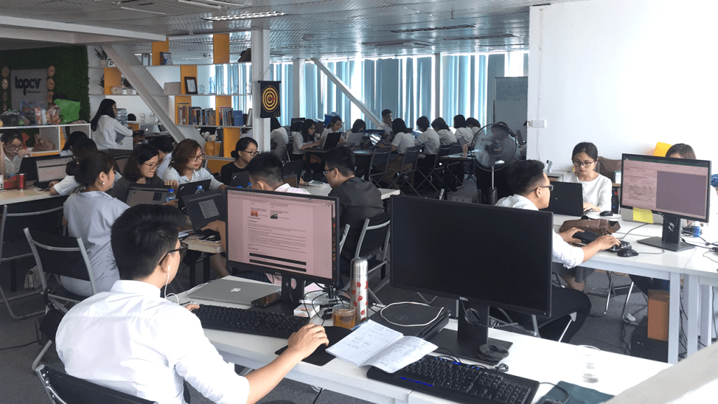 Văn phòng làm việc tại TopCV