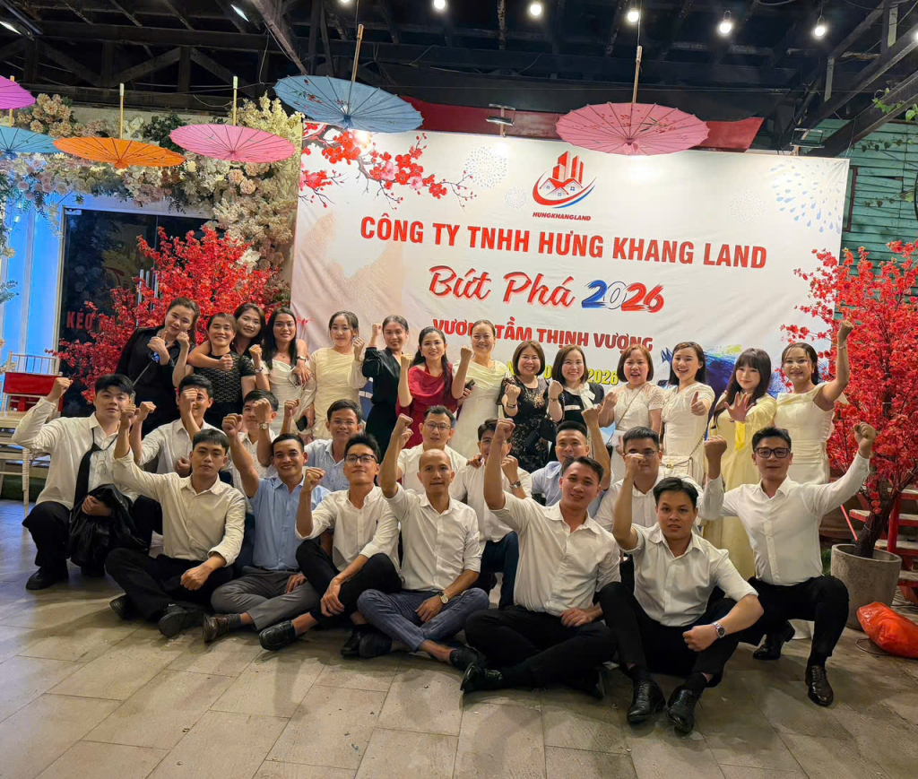 Tất niên 2025
