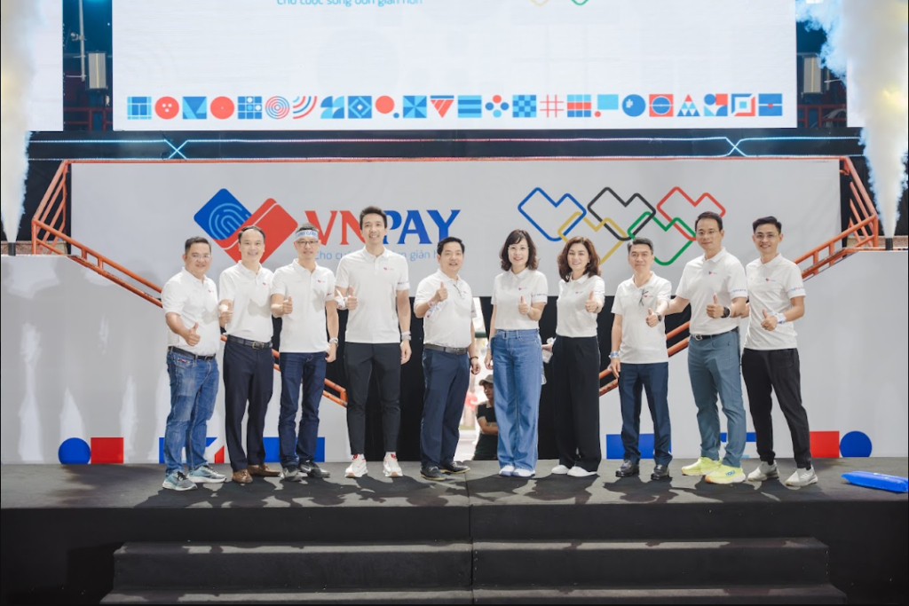 Ban lãnh đạo VNPAY đồng hành cùng Hội thao