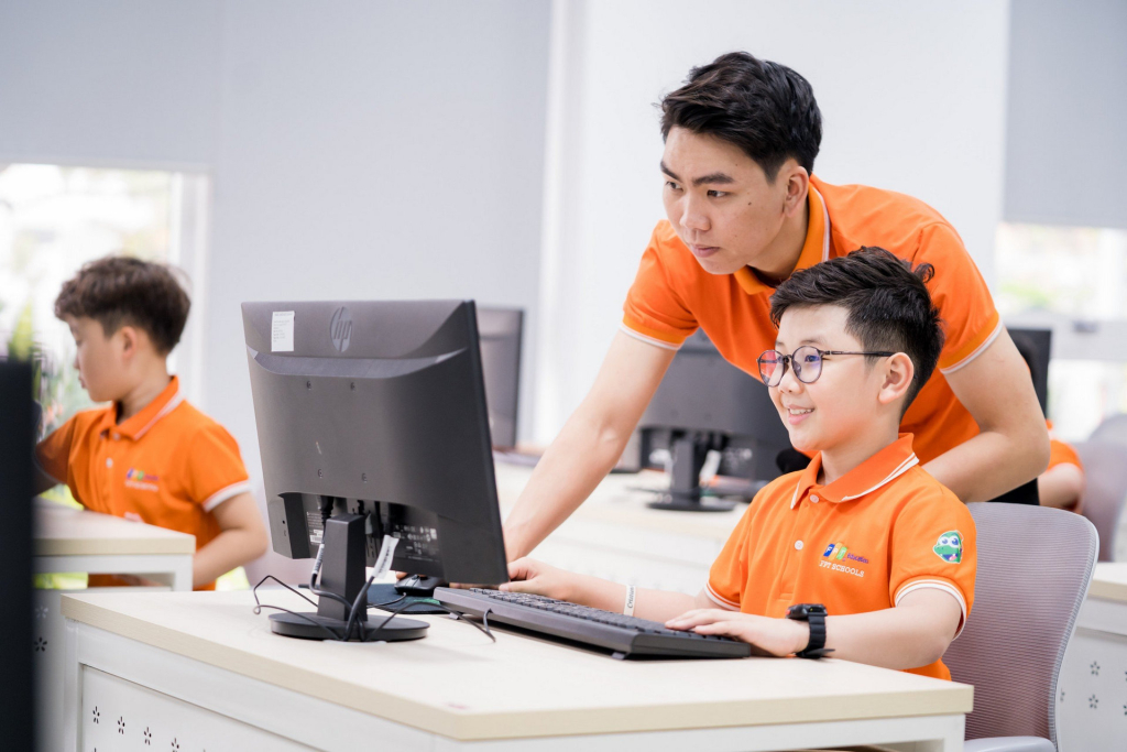 TỔ CHỨC GIÁO DỤC FPT