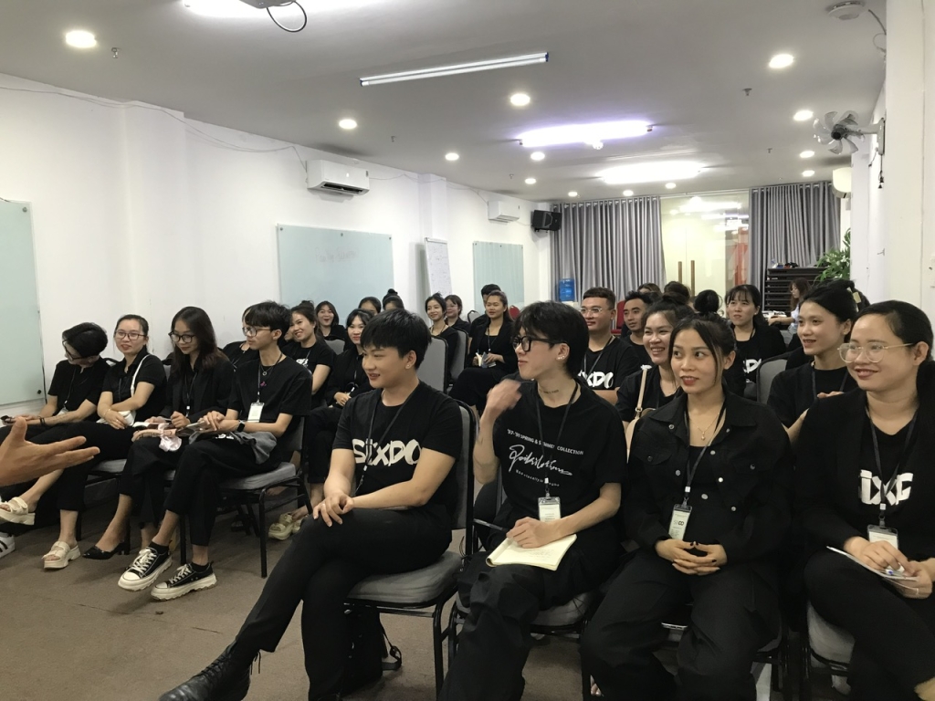 CBNV tham gia các chương trình