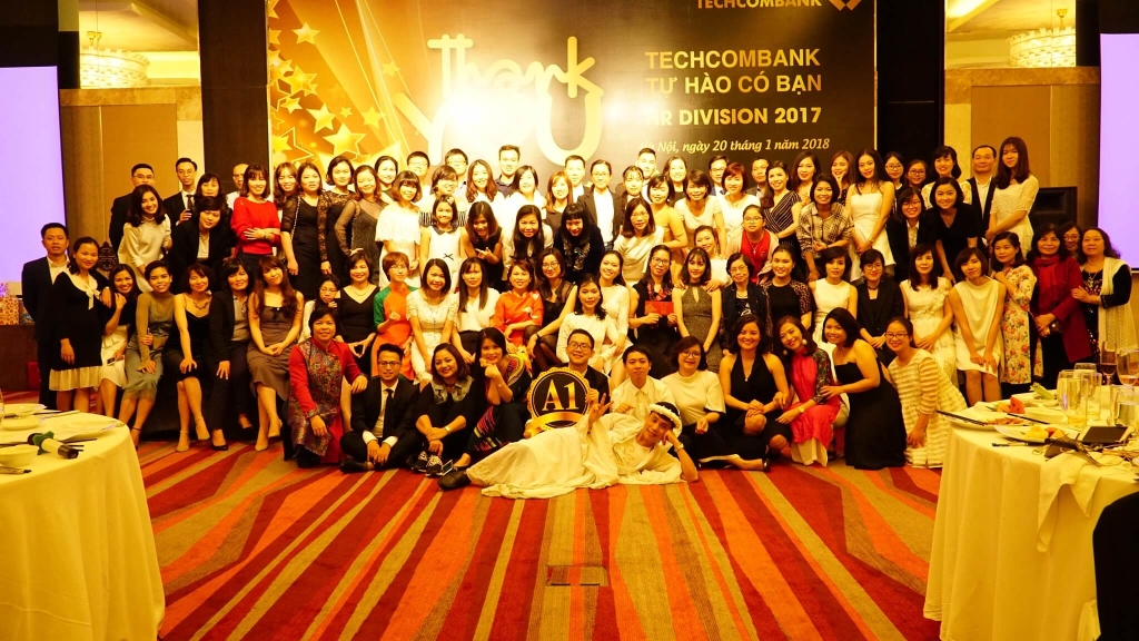 Hoạt động Thank you party - Khối QTNNL 2017