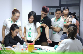 Khám sữ khỏe tại văn phòng công ty