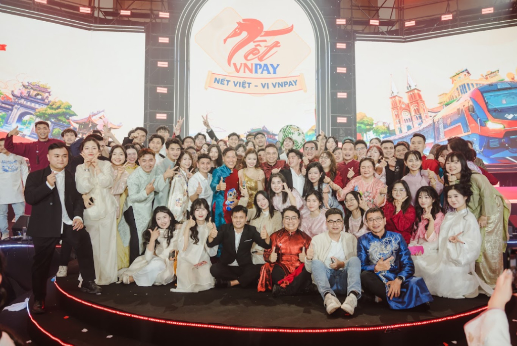 Đêm hội văn hóa – Người VNPAY trong trang phục truyền thống