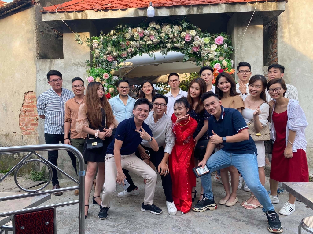 Team LOOP SMART POS Hà Nội đi ăn cưới đồng nghiệp
