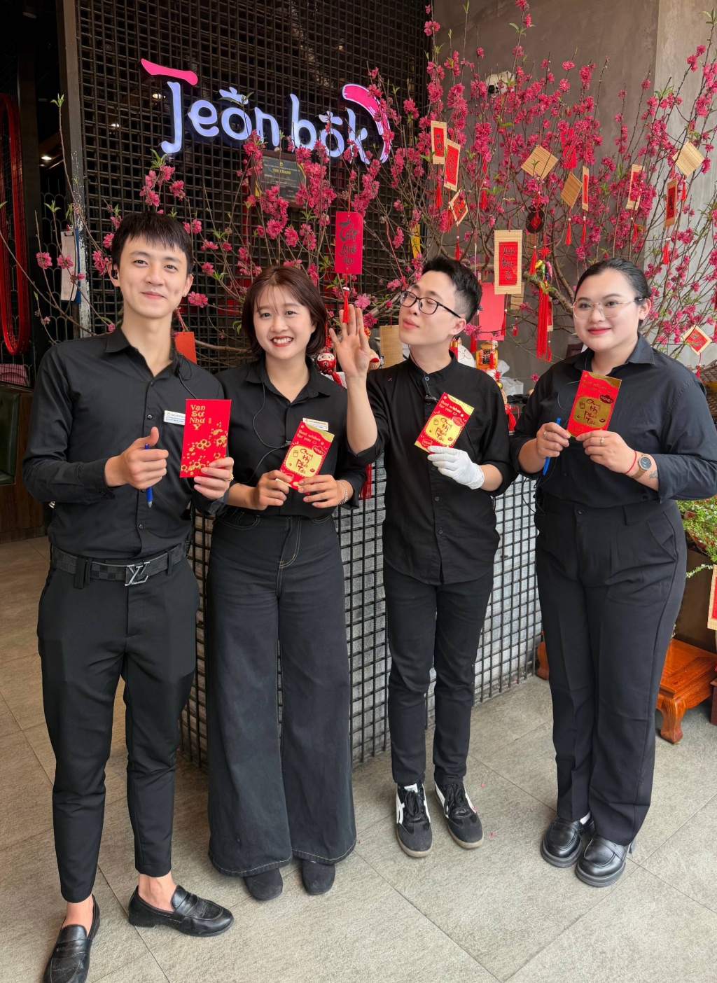 Lì xì đầu năm