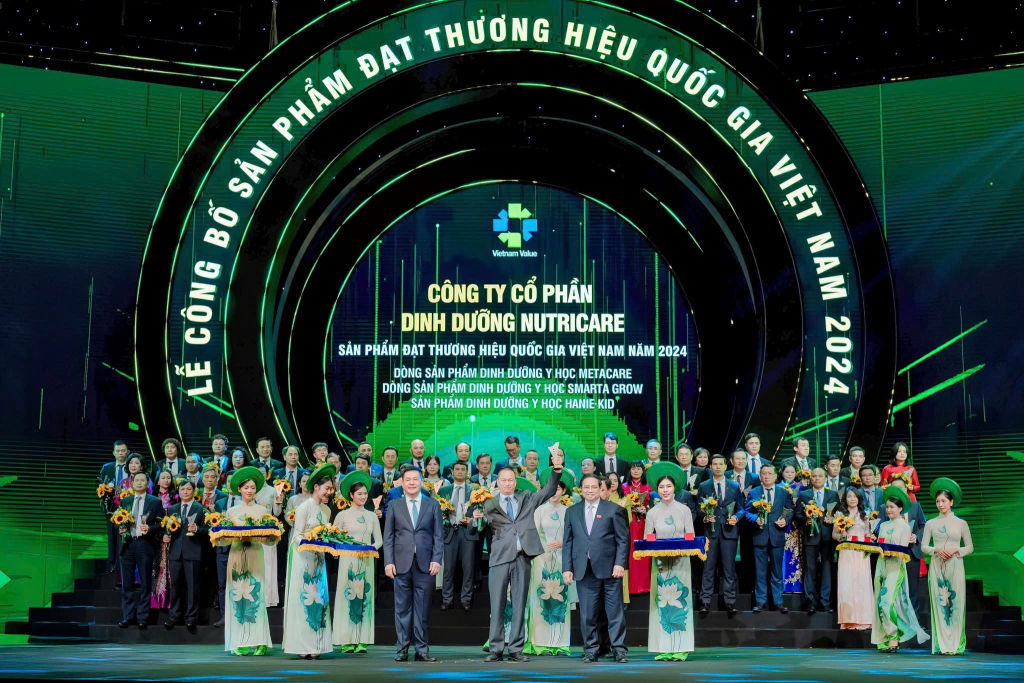 Thương hiệu Quốc gia Dinh dưỡng Y học 8 năm liên tiếp