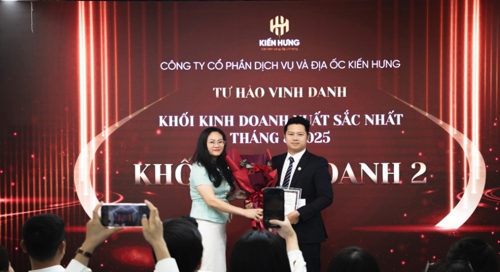 Vinh danh4