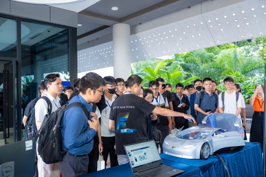 Hoạt động sinh viên – Fresher & Internship