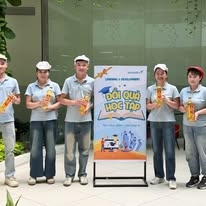 đổi quà học tập cho CNV