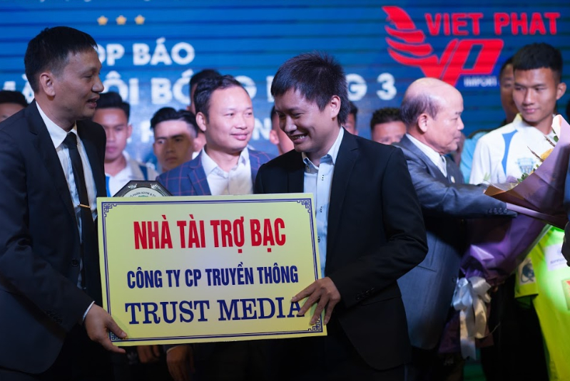 Hoạt động tài trợ câu lạc bộ phù đổng hn