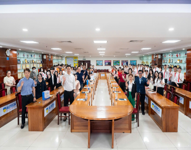 HÌNH ẢNH HỢP TÁC - TRAO HỌC BỔNG TRƯỜNG HỌC