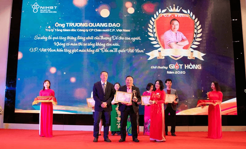 C.P.Việt Nam nhận giải thưởng “Giọt hồng” cho những đóng góp xuất sắc trong phong trào hiến máu tình nguyện