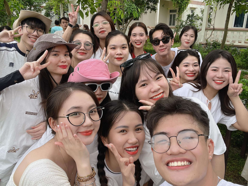CÔNG TY TNHH GIÁO DỤC UNICLASS