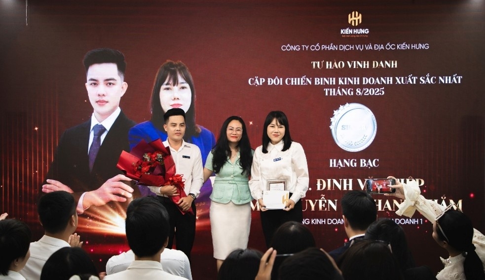 Vinh danh2