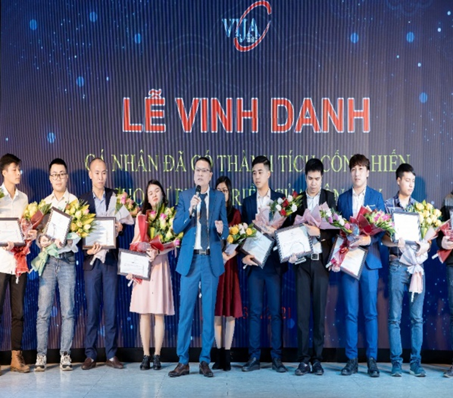 Lễ Vinh danh, tiệc Tất niên của công ty