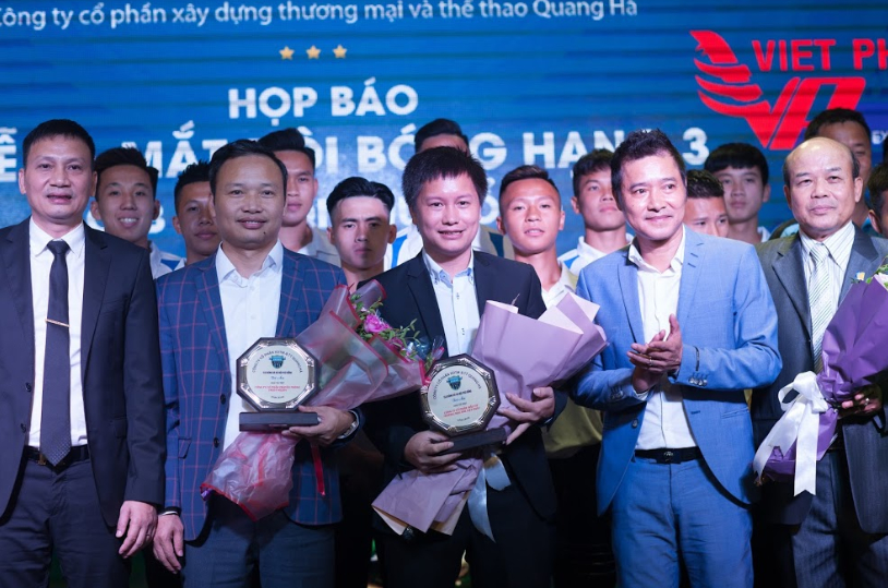 hoạt động tài trợ clb phù đổng