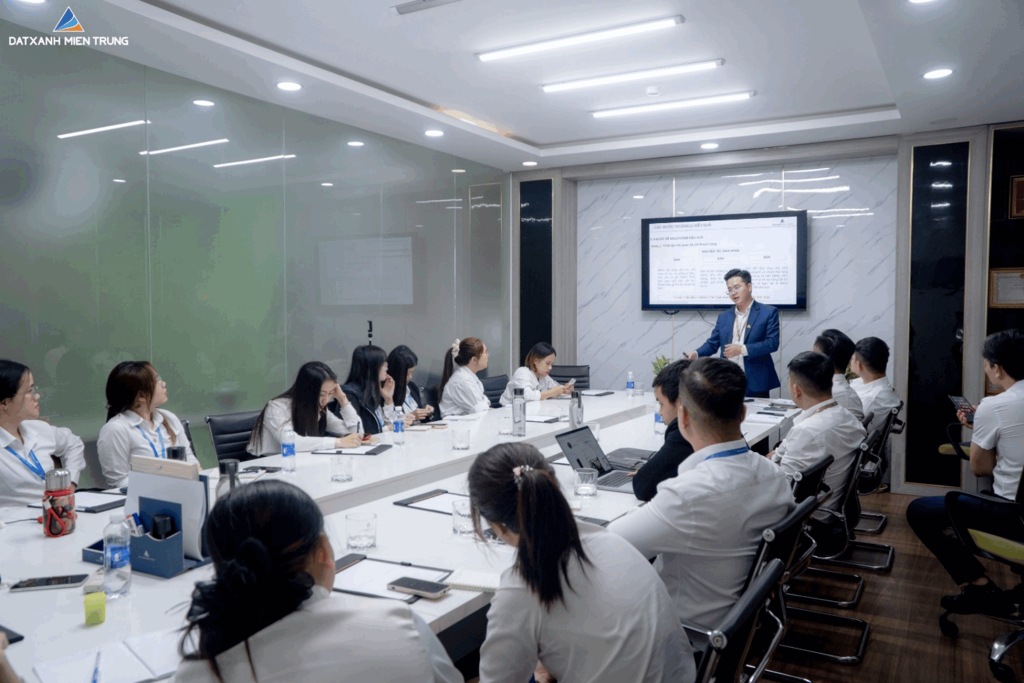 Đào tạo tân tuyển và đào tạo chuyên môn liên tục