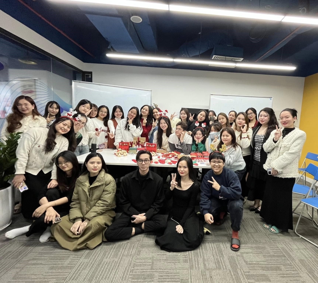CÔNG TY TNHH GIÁO DỤC UNICLASS