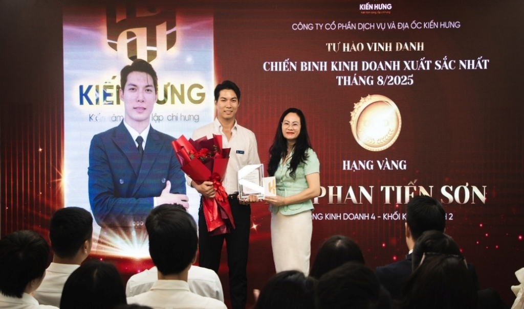 Vinh danh1