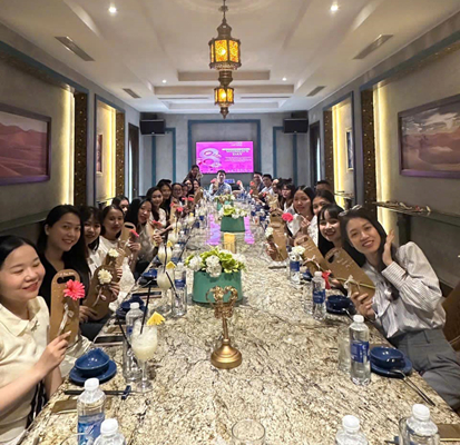 A New Home gặp gỡ thân mật dịp 8/3